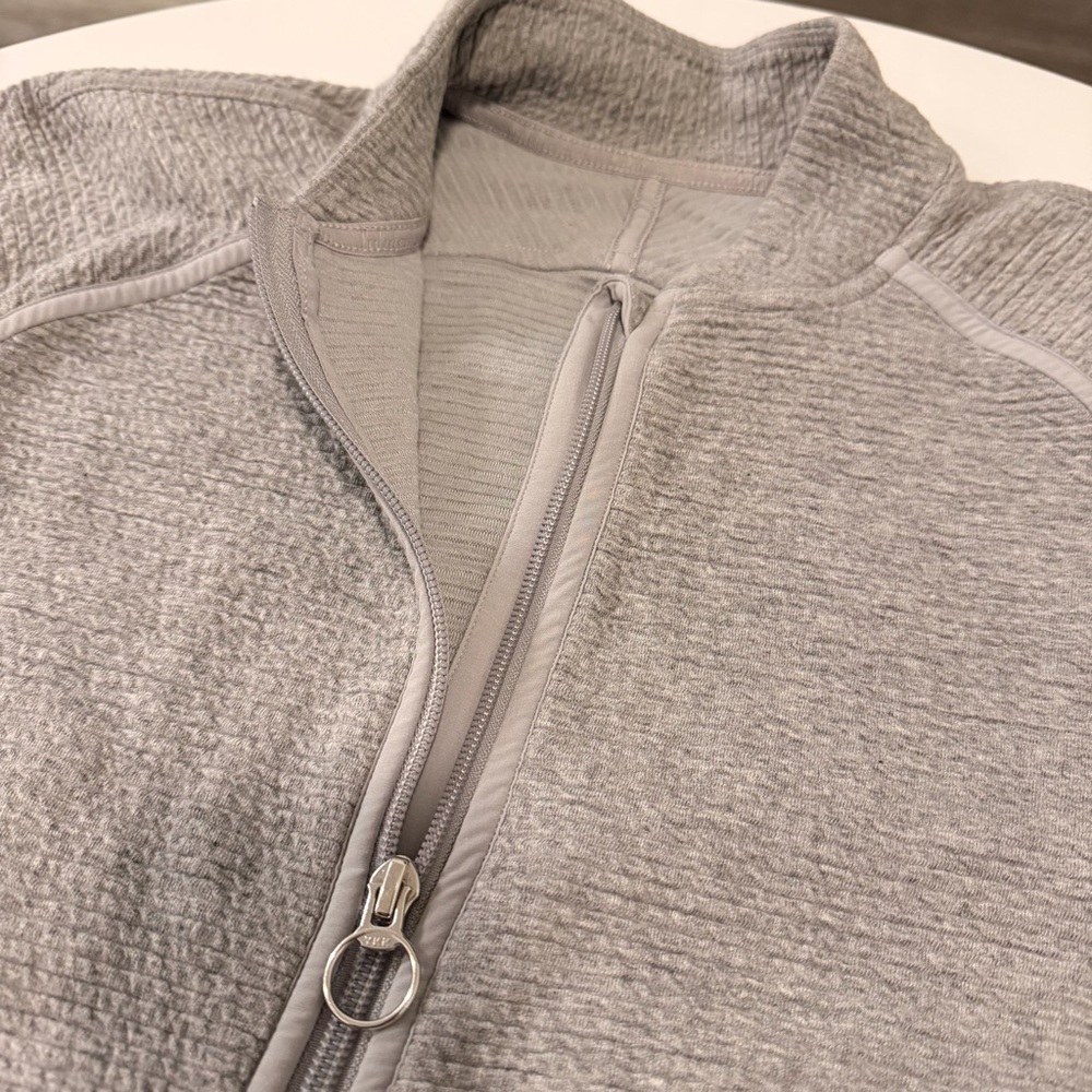 Lululemon Women’s Gray Zip Up Size 8 - Picture 5 of 9